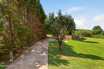 683 Clearview Dr, Maryville, TN 37801