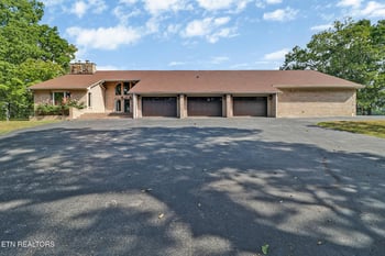 683 Wild Plum Dr, Crossville, TN 38555