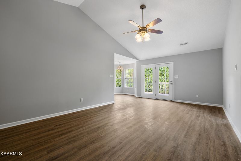 6830 Ward Rd, Knoxville, TN 37918