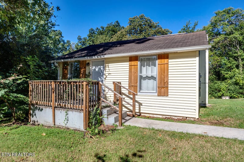 6835 Ridgeview Rd, Knoxville, TN 37918
