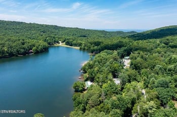 6838 Flats Rd, Tallassee, TN 37878