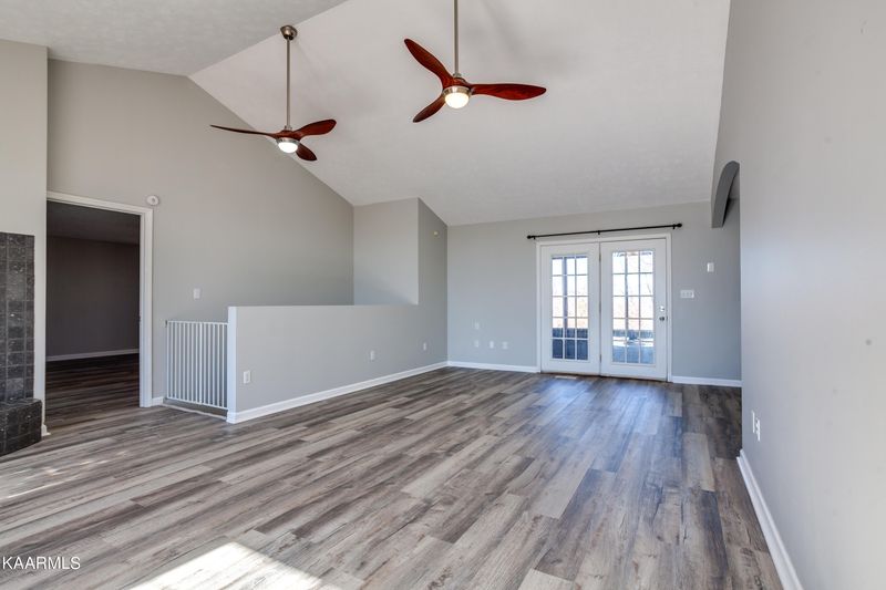 684 Fox Hunter Rd, Maynardville, TN 37807