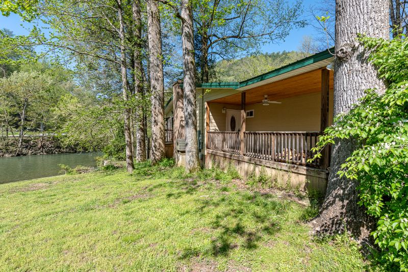 6840 Old Walland Hwy, Townsend, TN 37882