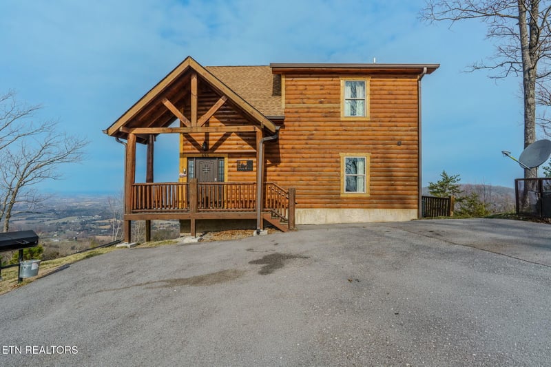 685 Shell Mountain Rd, Sevierville, TN 37876