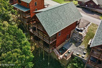 686 Stockton Dr, Sevierville, TN 37876