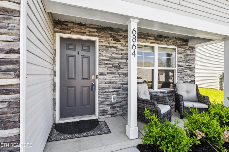 6864 Squirrel Run Ln, Corryton, TN 37721