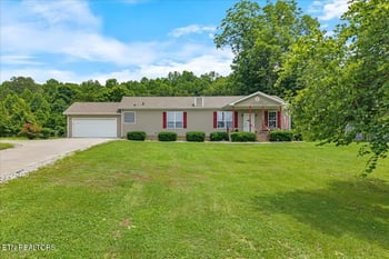 687 E Farrell St, Niota, TN 37826