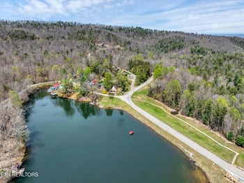 6871 Holiday Dr, Tallassee, TN 37878