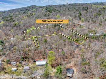 6871 Holiday Dr, Tallassee, TN 37878