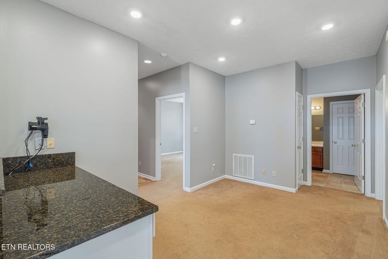 6875 Lakeview Rd, Lenoir City, TN 37772