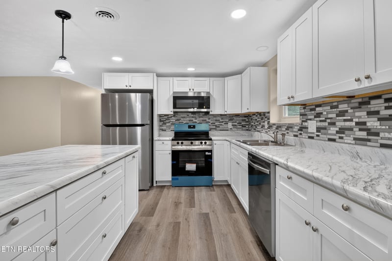 688 Rocky Summit Rd, Bean Station, TN 37708