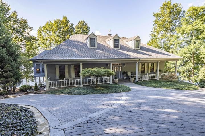 69 Chelteham Ln, Crossville, TN 38558