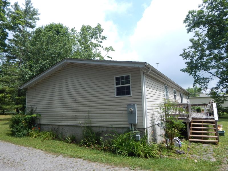 69 Mayland Rd, Monterey, TN 38574