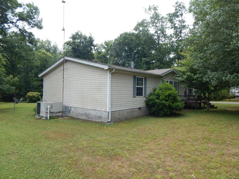 69 Mayland Rd, Monterey, TN 38574