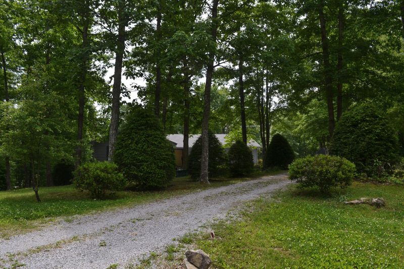 69 Scenic Pl, Monterey, TN 38574