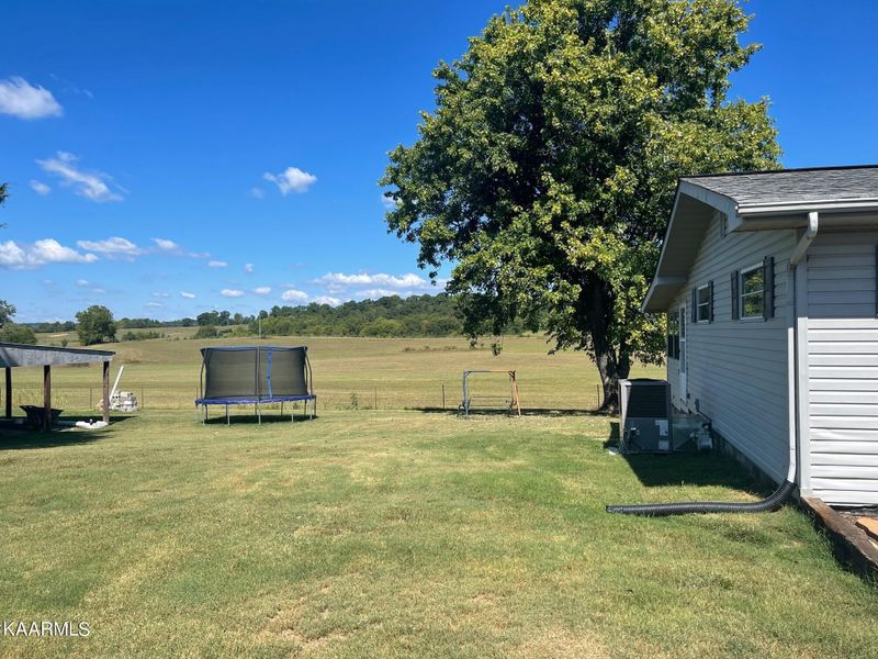 690 Rudd Rd, Greenback, TN 37742