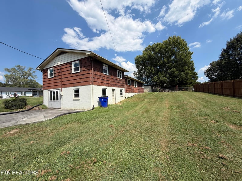 6900 Clowers Dr, Knoxville, TN 37924