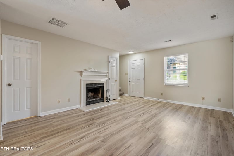 6904 Kings Crossing Way, Knoxville, TN 37918