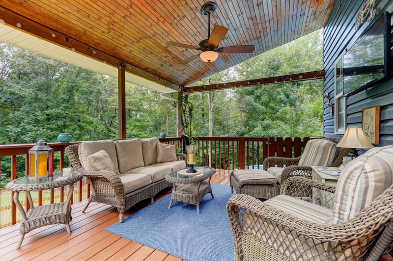 6904 Sunnyview Dr, Knoxville, TN 37914