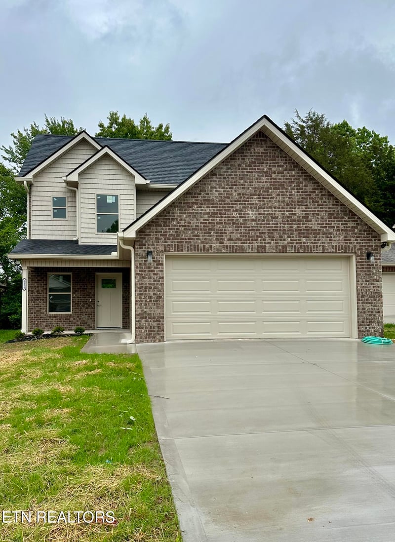6906 Simmental Rd, Knoxville, TN 37918