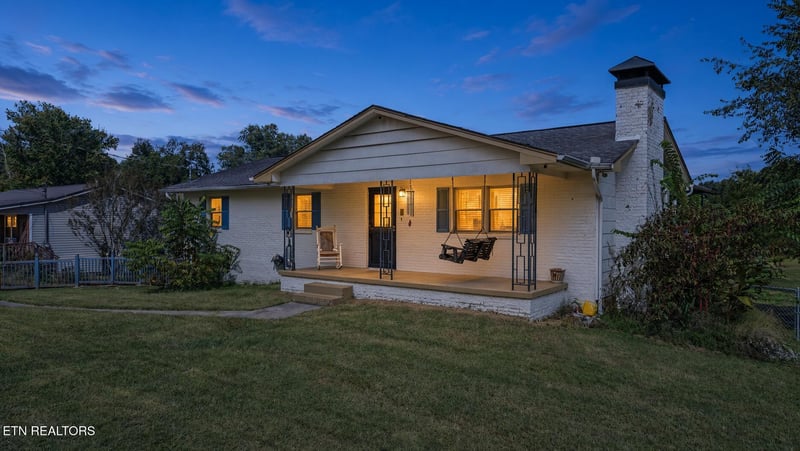 6909 Heatherbrook Dr, Knoxville, TN 37931