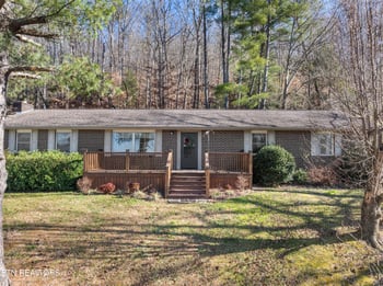 691 Barclay Ln, Jellico, TN 37762
