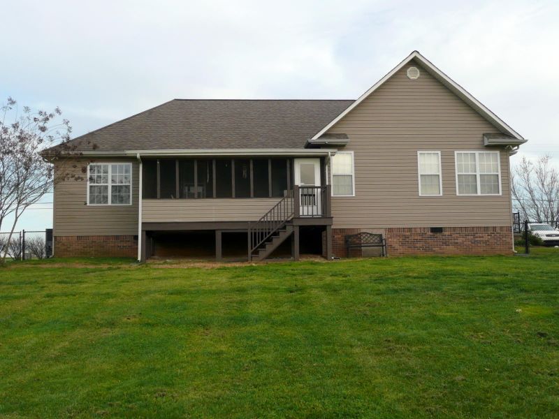 691 Oak Grove Rd, Madisonville, TN 37354