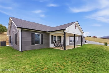 6911 Fairview Rd, Corryton, TN 37721