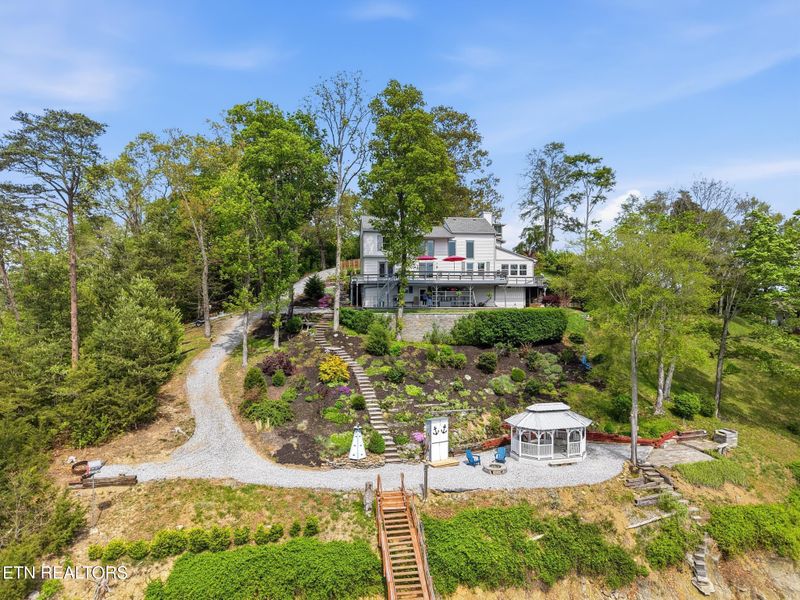 692 Turtle Pointe Rd, Bean Station, TN 37708