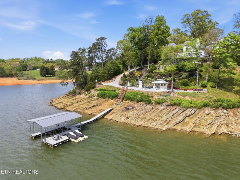 692 Turtle Pointe Rd, Bean Station, TN 37708