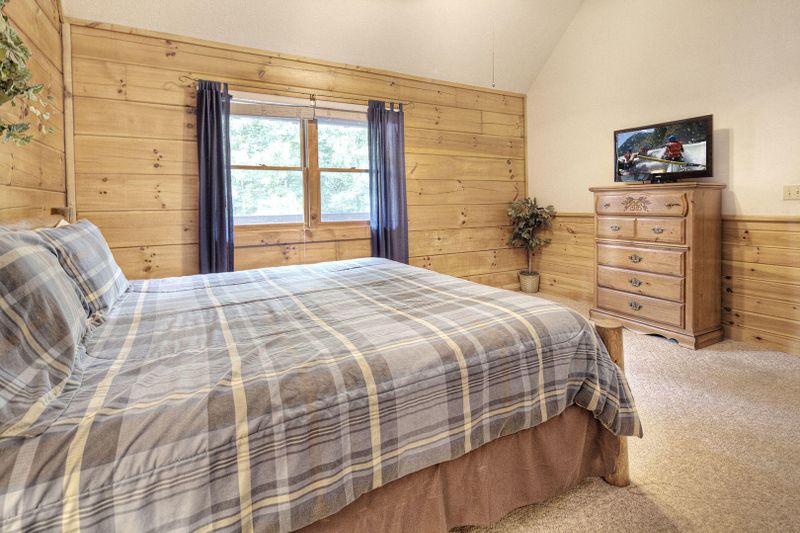 693 Eagles Boulevard Way, Pigeon Forge, TN 37863