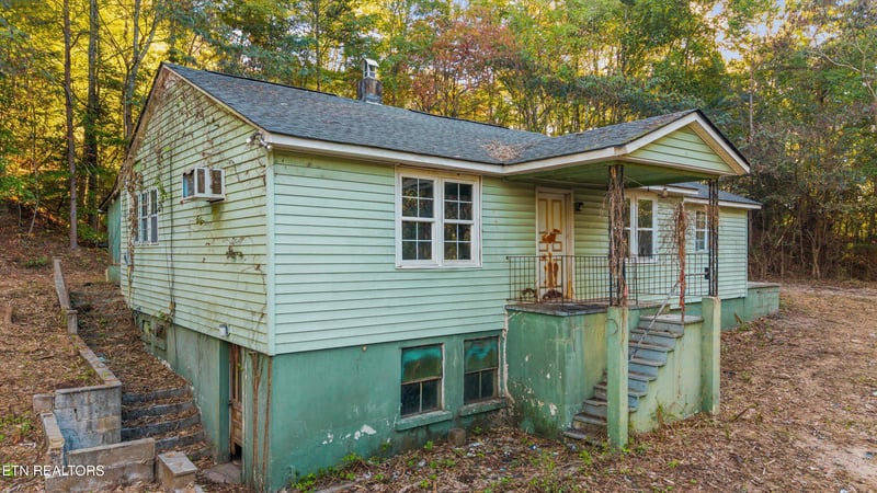 693 Hassler Mill Rd, Harriman, TN 37748