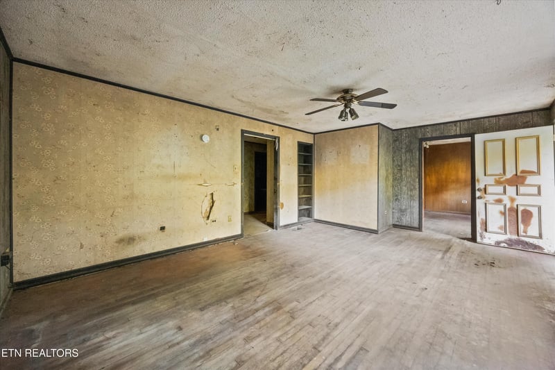 693 Hassler Mill Rd, Harriman, TN 37748