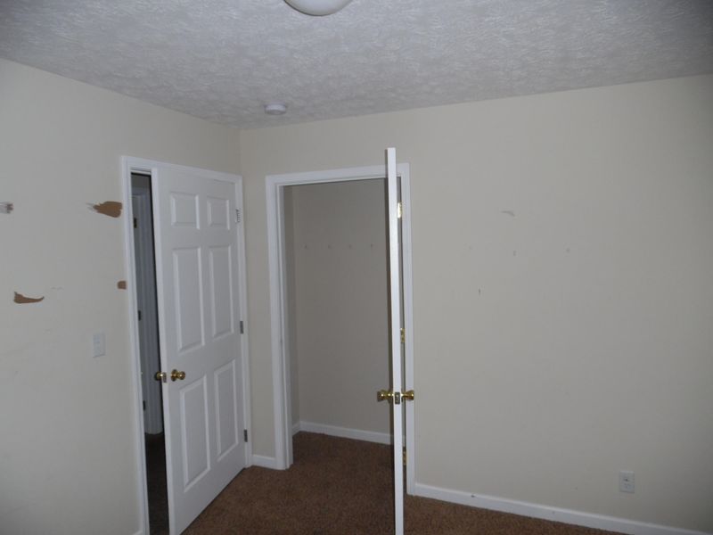 693 Hen Valley Rd, Oliver Springs, TN 37840