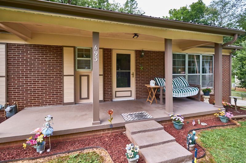 693 Jenny Ln, Morristown, TN 37814