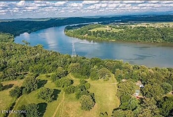 693 Little Dogwood Rd, Kingston, TN 37763