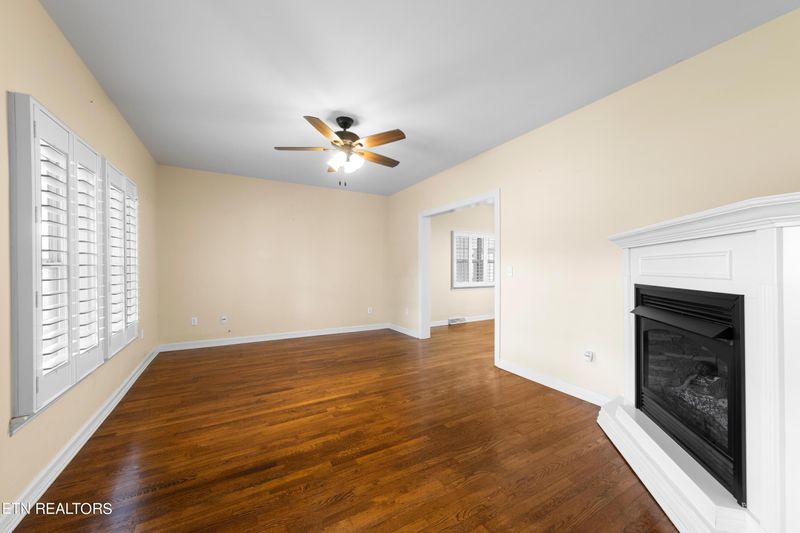 693 Old Middlesboro Hwy, Lafollette, TN 37766