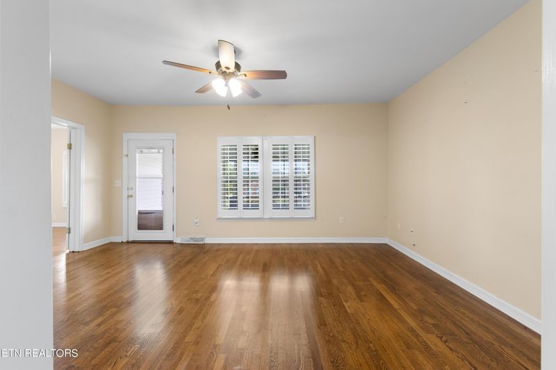 693 Old Middlesboro Hwy, Lafollette, TN 37766