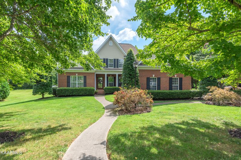 6930 Shadow Creek Rd, Knoxville, TN 37918