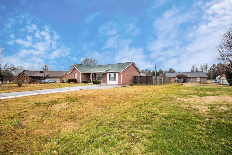 6931 Sicilia Ln, Corryton, TN 37721