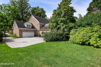 6933 Old Kent Dr, Knoxville, TN 37919