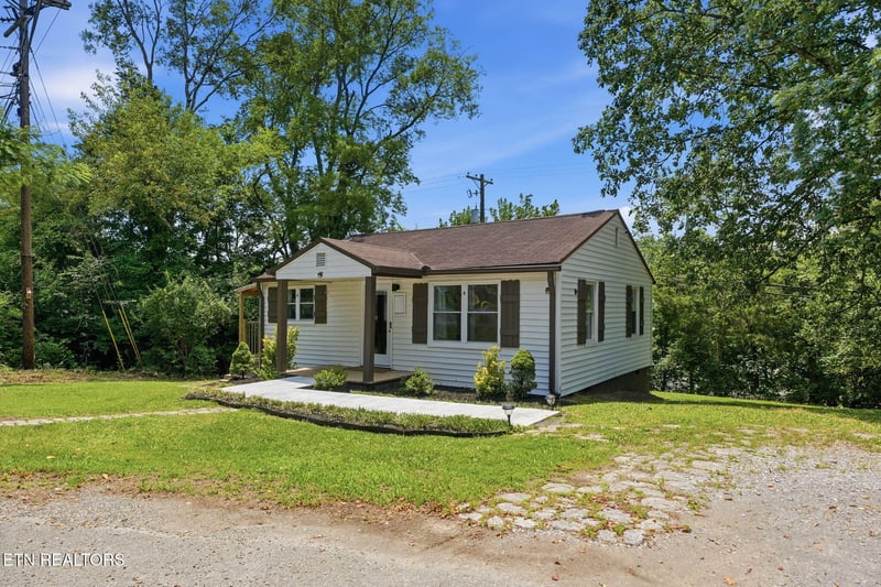 6936 N Ruggles Ferry Pike, Knoxville, TN 37924