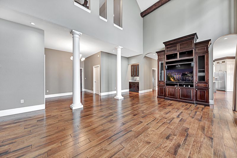 695 Caney Creek Rd, Pigeon Forge, TN 37863