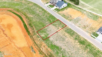 696 Black Bear Cir, Loudon, TN 37774