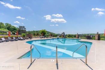 696 Black Bear Cir, Loudon, TN 37774