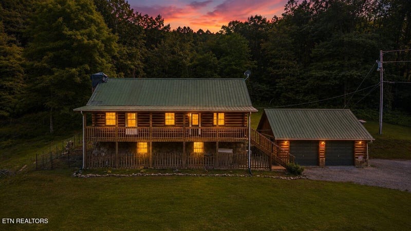 696 Young Rd, Lafollette, TN 37766