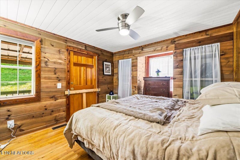 696 Young Rd, Lafollette, TN 37766