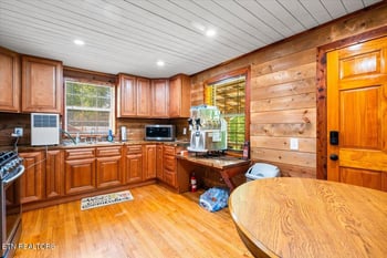 696 Young Rd, Lafollette, TN 37766