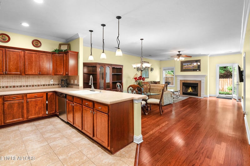 6962 Pemmbrooke Shire Ln, Knoxville, TN 37909