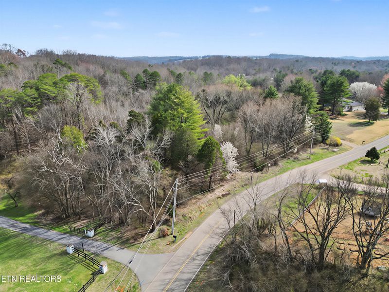 697 Dennis Dr, Kingston, TN 37763
